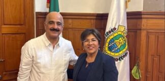 Ricardo Ahued y Rosa Ma. Hernández Espejo se reúnen en Xalapa.