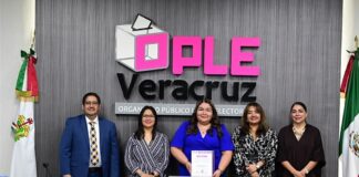 OPLE Veracruz entrega constancia de mayoría a Jueza de Primera Instancia en materia mixta.