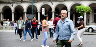 #Xalapa: Evacuan dependencias municipales por sismo .