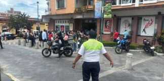 #Xalapa: Desalojan oficinas y centros comerciales debido al sismo de magnitud de 5.9 grados. en Oaxaca