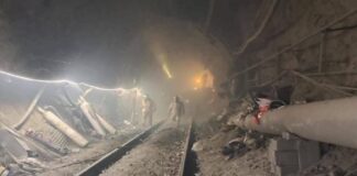 Un minero muerto y 5 desaparecidos en derrumbe de mina en Santiago de Chile.