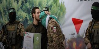 Las FDI eliminaron a terrorista que obligó a rehén a besarlo.