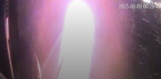 Flotilla de activistas dicen que Israel los atacó con dron.