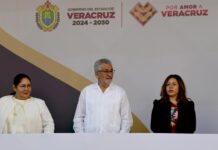 Asiste Alcalde Alberto Islas a desfile de la Independencia.