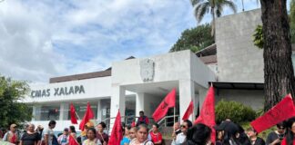 Antorchistas amagan con desquiciar Xalapa si no les dan obras de drenaje en sus colonias.