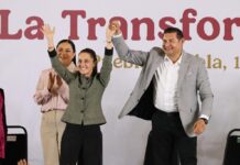 Claudia Sheinbaum rinde su informe de labores en Puebla .