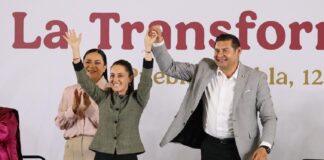 Claudia Sheinbaum rinde su informe de labores en Puebla .