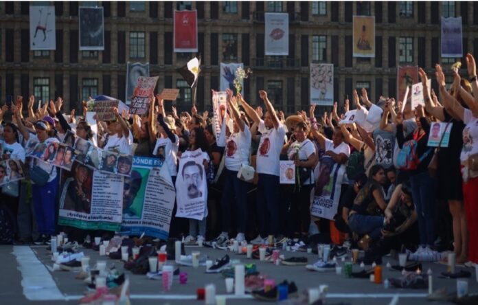 Desapariciones protesta en el zocalo