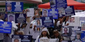 Protestan en Glorieta de las y los Desparecidos ante desprotección del Estado mexicano .