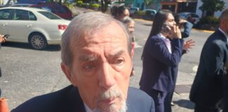 Mientras vecinos del centro de Xalapa sufrieran apagón de 4 horas, el gerente de la CFE dice que fue una hora.