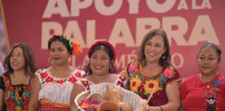 Mujeres que cuidan mujeres: Rocío Nahle entrega Apoyo a la Palabra en Tatahuicapan
