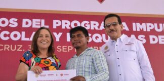 La 4T regresa los recursos al pueblo; Rocío Nahle entrega apoyos al sector pesquero .