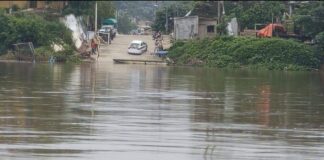 Jáltipan e Hidalgotitlán incomunicados por hundimiento de panga