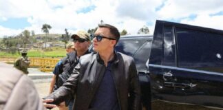 #Ecuador: Daniel Noboa resultó ileso tras presunto atentado contra su caravana.