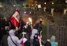 Perú declara estado de emergencia en Lima tras muerte de manifestante y cien heridos.