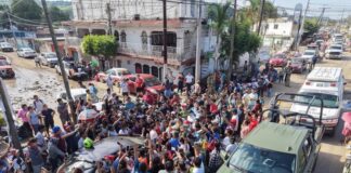 Presidenta Claudia Sheinbaum recorre Poza Rica, Veracruz e informa del apoyo en alimentación y agua potable