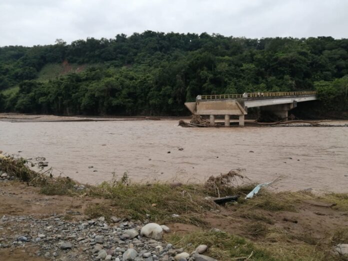 Puente colapsado de ilamatlan