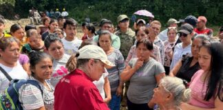 Ilamatlán recibe apoyo aéreo; Gobernadora entrega víveres y supervisa atención médica