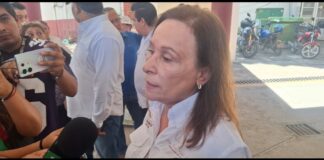 “Ha sido una tragedia muy fuerte, pero estamos de pie y trabajando”: Rocío Nahle al encabezar labores de rescate.