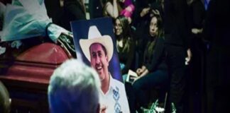 Autoridades al paredón