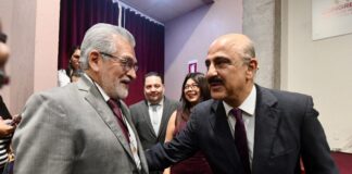 Asiste Alberto Islas a comparecencia de Ricardo Ahued.