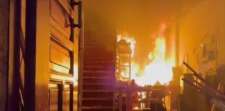 Manifestantes vandalizan y queman el Palacio Municipal de Apatzingán en Michoacán