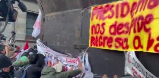 La CNTE toma el Zócalo justo cuando crecen las protestas contra el gobierno: ¿defiende a los maestros o distrae a la sociedad