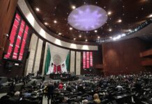 Morena busca blindarse con Claudia Sheinbaum en la boleta intermedia; posponen discusión de dictamen