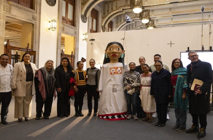 Presidenta Sheinbaum invita a conocer y discutir la figura de Malintzin.
