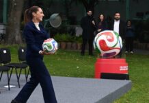 La presidenta Claudia Sheinbaum regalará el boleto 001 del Mundial 2026 a una niña apasionada del futbol;