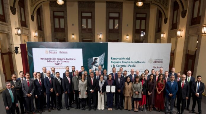 Presidenta de México suscribe renovación del Paquete contra Inflación y Carestía .
