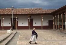 #Michoacán: Exigen seguridad para Santa Fe de la Laguna tras ataque y asesinato de una joven mujer #25N