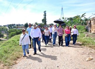 Daniela Griego recorre colonias de Xalapa; se compromete con obras prioritarias desde inicio del gobierno