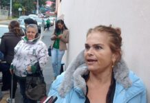 #SEV #Xalapa Docentes denuncian privación ilegal de la libertad en el Jardín de Niños Esperanza Osorio.