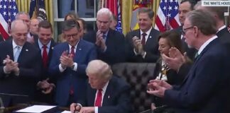 Donald Trump firma el fin del mayor cierre de gobierno en la historia de Estados Unidos