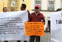 Ex trabajadores del extinto Seguro Popular exigen pago de laudos; acusan retrasos de Finanzas y Salud.