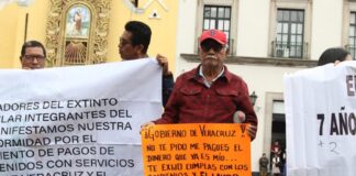 Ex trabajadores del extinto Seguro Popular exigen pago de laudos; acusan retrasos de Finanzas y Salud.