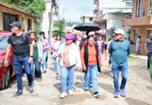 Daniela Griego refuerza diálogo directo con comités ciudadanos; caminó por varias colonias de Xalapa este sábado