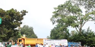 Antorchistas bloquean carretera del sur de Veracruz para exigir solución a sus demandas.