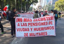 Pensionados del Ejército marchan por pensiones dignas y respeto a sus derechos.
