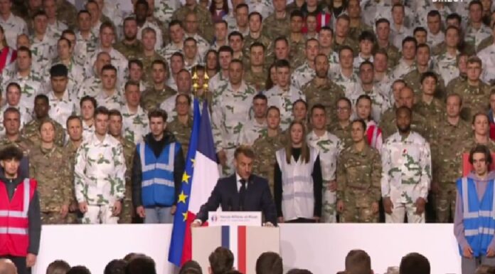 Macron anuncia servicio militar voluntario en Francia en medio de tensiones con Rusia