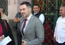 Deschamps Espino anuncia revisión de proyectos portuarios en Veracruz tras asumir la API estatal.