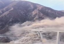 Colapso del puente Hongqi en China tras deslizamiento de tierra .