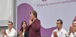 Exitoso “Tercer Foro” de Rosa María en Veracruz .