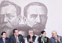 Asiste Alberto Islas Reyes a desfile de la Revolución Mexicana.