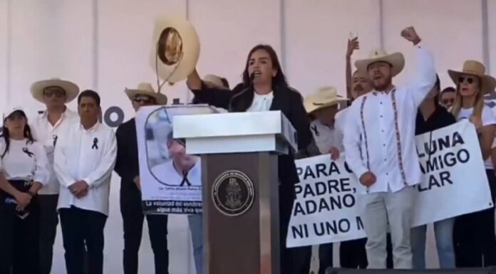 Grecia Quiroz encabeza megamarcha en Uruapan: “Tendrían que matarnos a todos para que esta lucha deje de caminar en las calles”