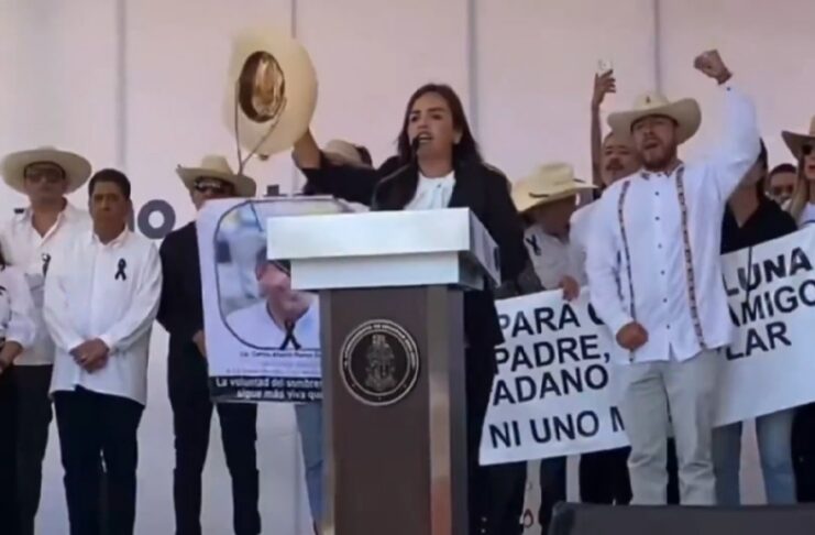 Grecia Quiroz encabeza megamarcha en Uruapan: “Tendrían que matarnos a todos para que esta lucha deje de caminar en las calles”