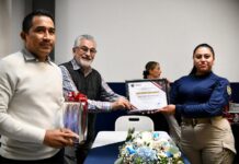 Entrega Alberto Islas reconocimientos a elementos de la Policía Municipal