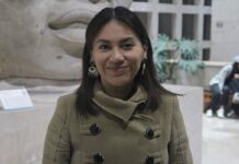 Caudales explora la diversidad de la maternidad en la actualidad .