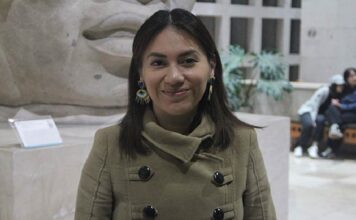 Caudales explora la diversidad de la maternidad en la actualidad .